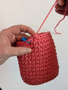 Pulling yarn through last stitch in crochet