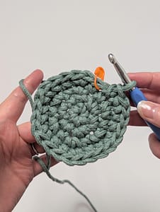 4 rounds of single crochet stitches